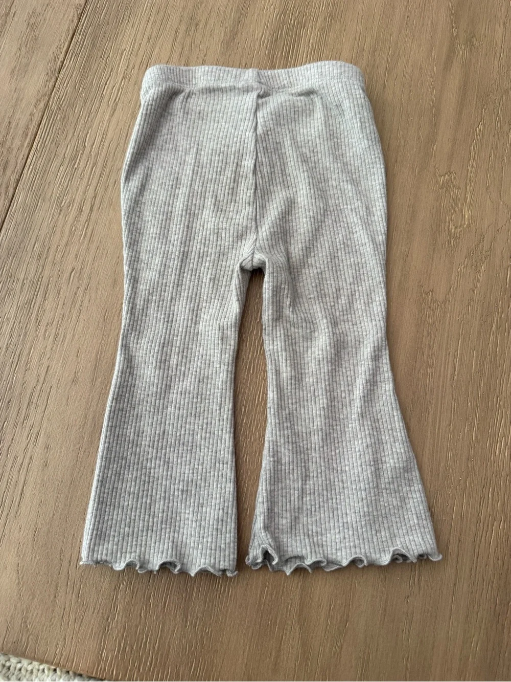 Old Navy Toddler Ribbed Flare Pants in Light Gray